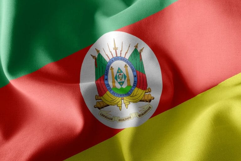 Bandeira do estado do Rio Grande do Sul, com o brasão ao centro